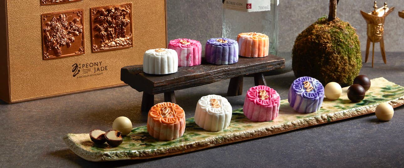 Freshly Handcrafted Mooncakes in SG